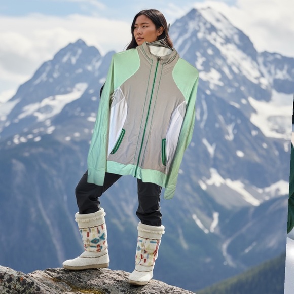 Lululemon White/Gray/Mint Full Zip Beach Runner Jacket Size 10 Running Athletic - Picture 1 of 5